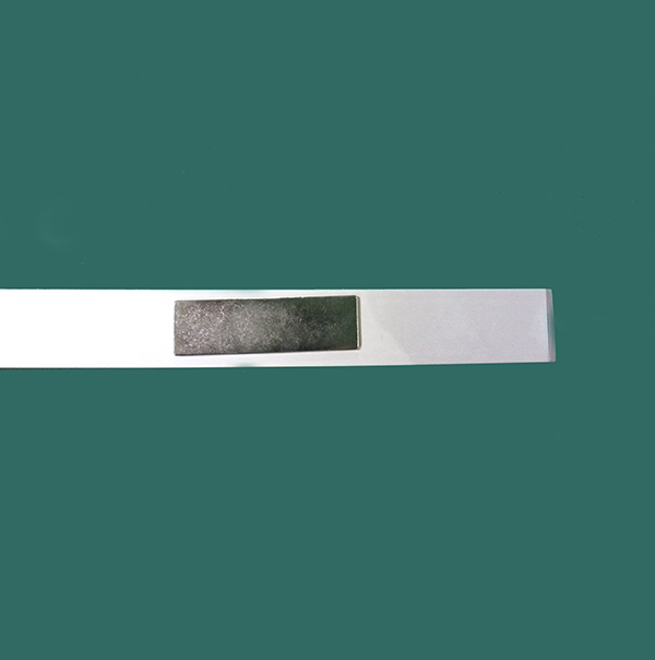 Aluminum profile with magnetic stripe